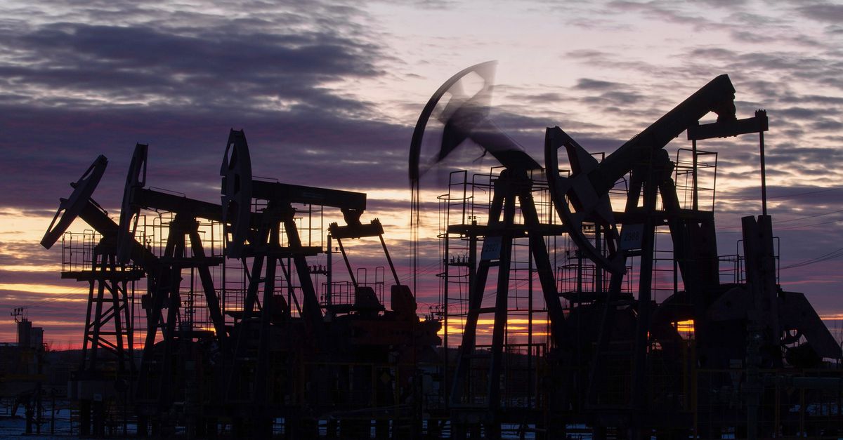 Российский эксперт по энергетике: «Нефтяной удар — сильный удар для Запада, чтобы сейчас иметь дело с Россией»