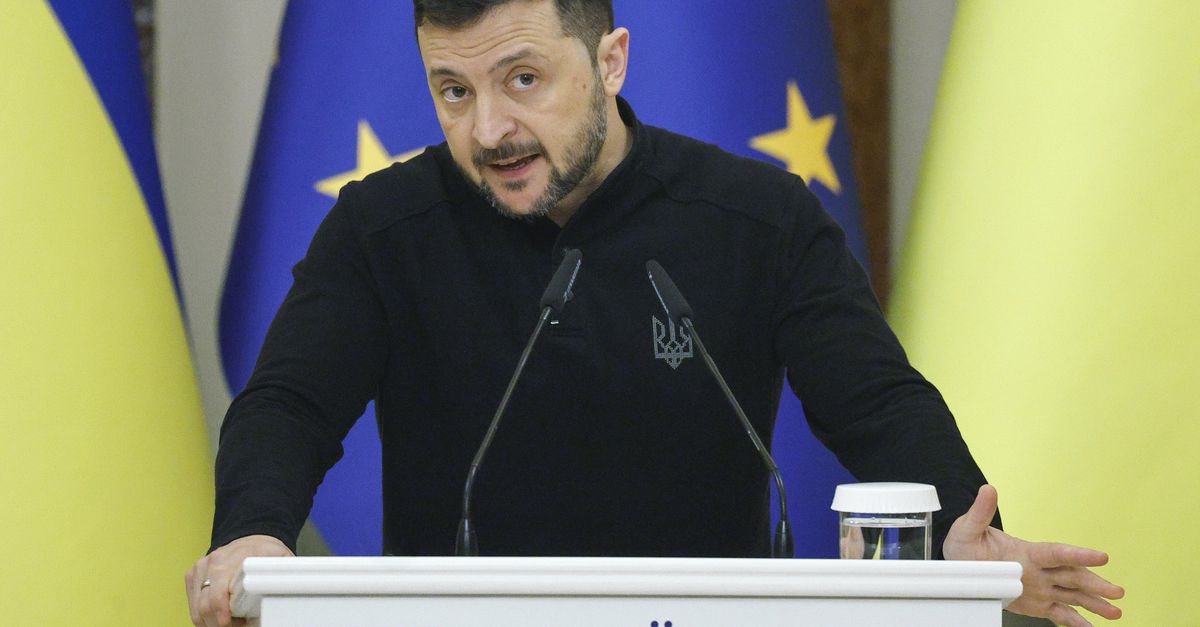 ゼレンスキー大統領の外交方針転換は、戦場におけるウクライナの戦力不足が一因となっている