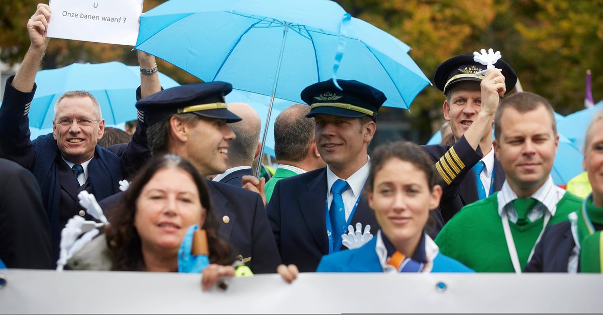 De ‘blauwe familie’ KLM ligt al een eeuw aan het infuus
