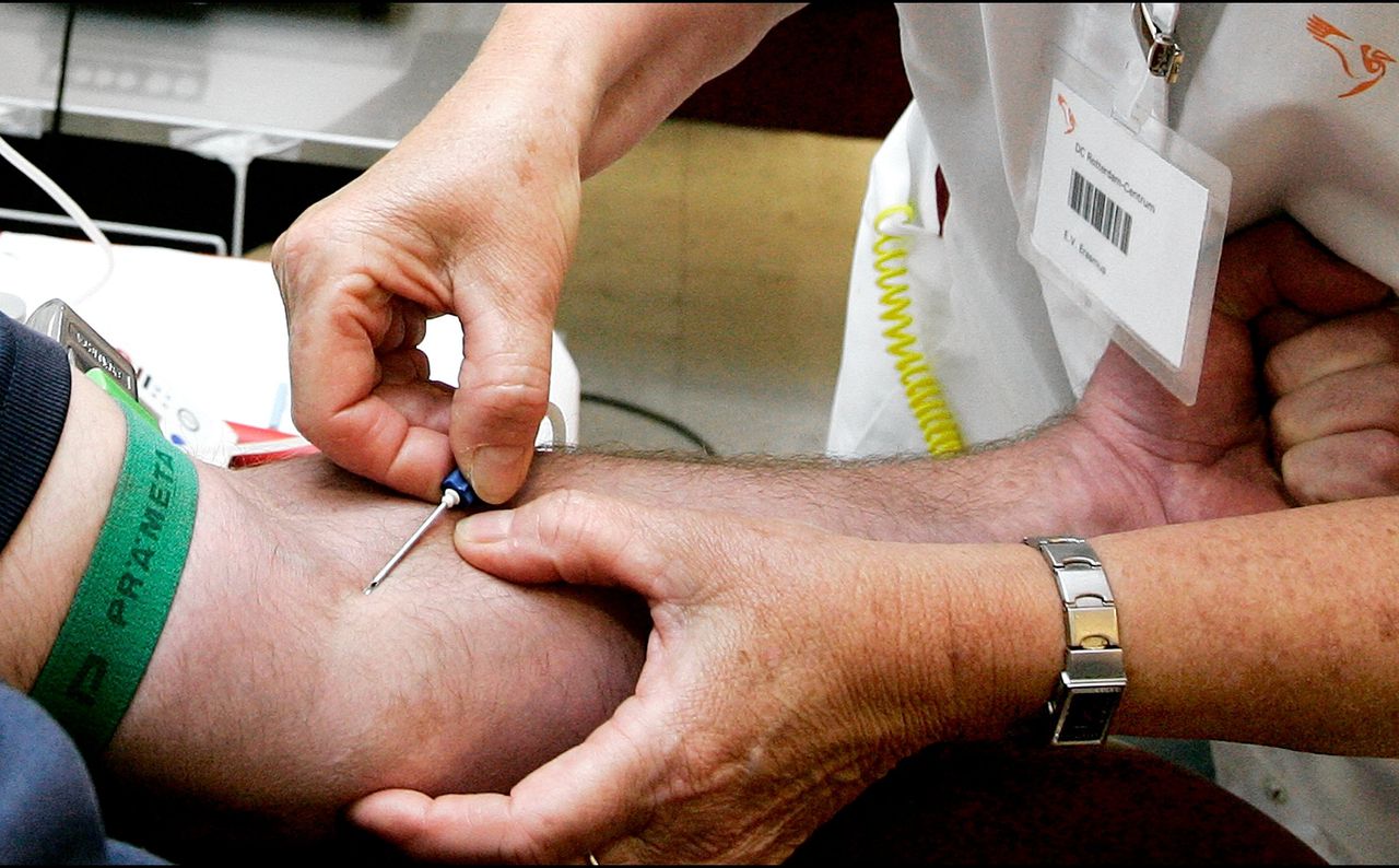 Sanquin voorziet geen problemen nu homo's met een vaste partner bloed mogen doneren.
