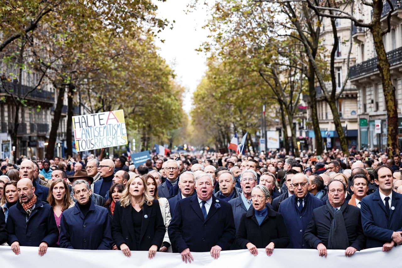 Bij niet-politieke mars tegen antisemitisme in Parijs gaat het vooral over politiek 
