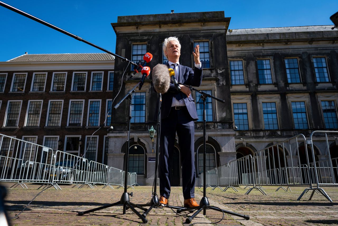 Wilders staat op 18 mei de pers te woord over de formatiegesprekken.