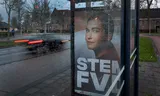 Een FVD-poster in het centrum van Hoogeveen.