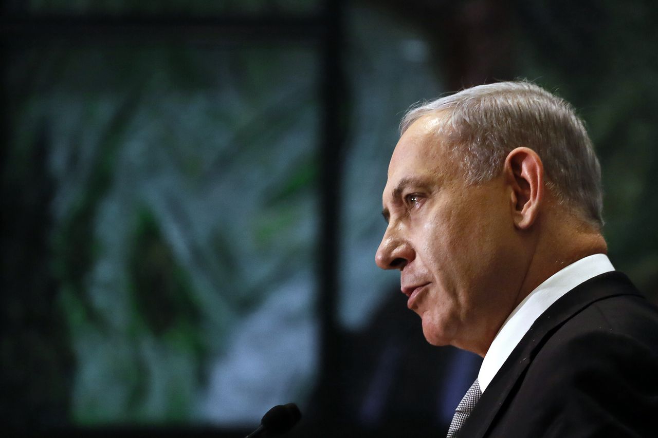 De Israëlische premier Benjamin Netanyahu heeft twee van zijn ministers ontslagen vanwege interne kritiek. Vervroegde verkiezingen zijn onvermijdelijk.