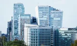 Het hoofdkantoor van AkzoNobel aan de Amsterdamse Zuidas. Het bedrijf verklaart dat de organisatie in Rusland is losgekoppeld van de systemen van het moederconcern.