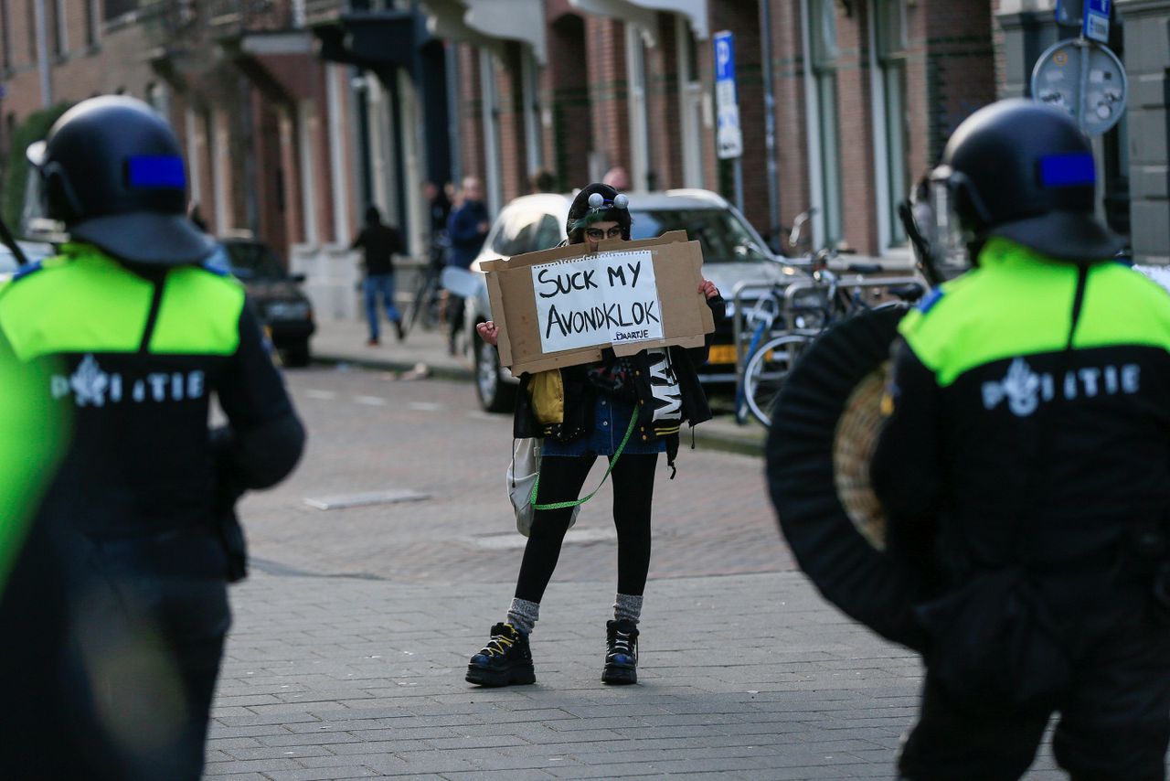 Demonstrant tegen de coronamaatregelen (Amsterdam, 31 januari).