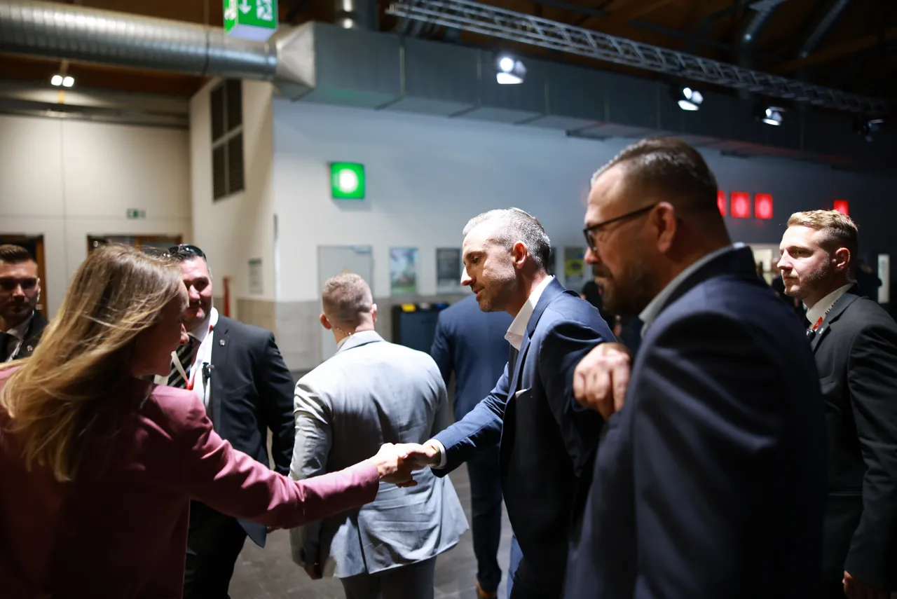 Image for Voor AfD in Saksen-Anhalt lonkt samenwerking met links-populistische partij