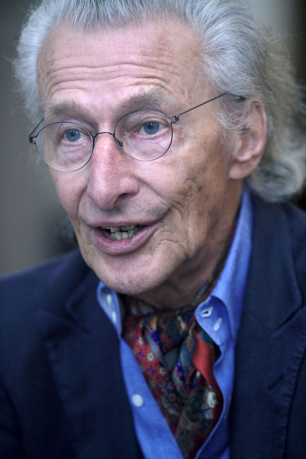 De Stelling Van Harry Mulisch Mishandeling Van Dieren Meneer Balkenende Moet Stoppen Nrc