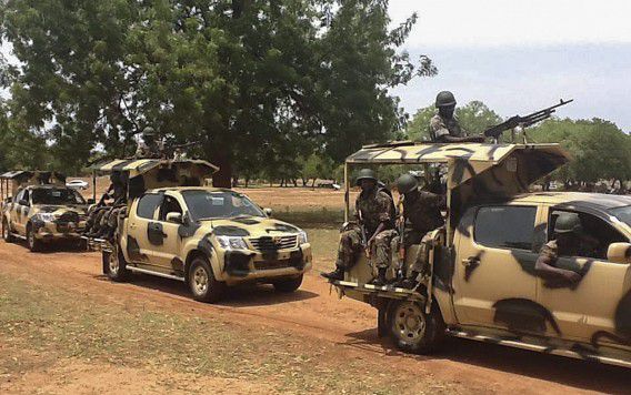 Het Nigeriaanse leger heeft het grootste deel van een groep van 129 schoolmeisjes bevrijd.