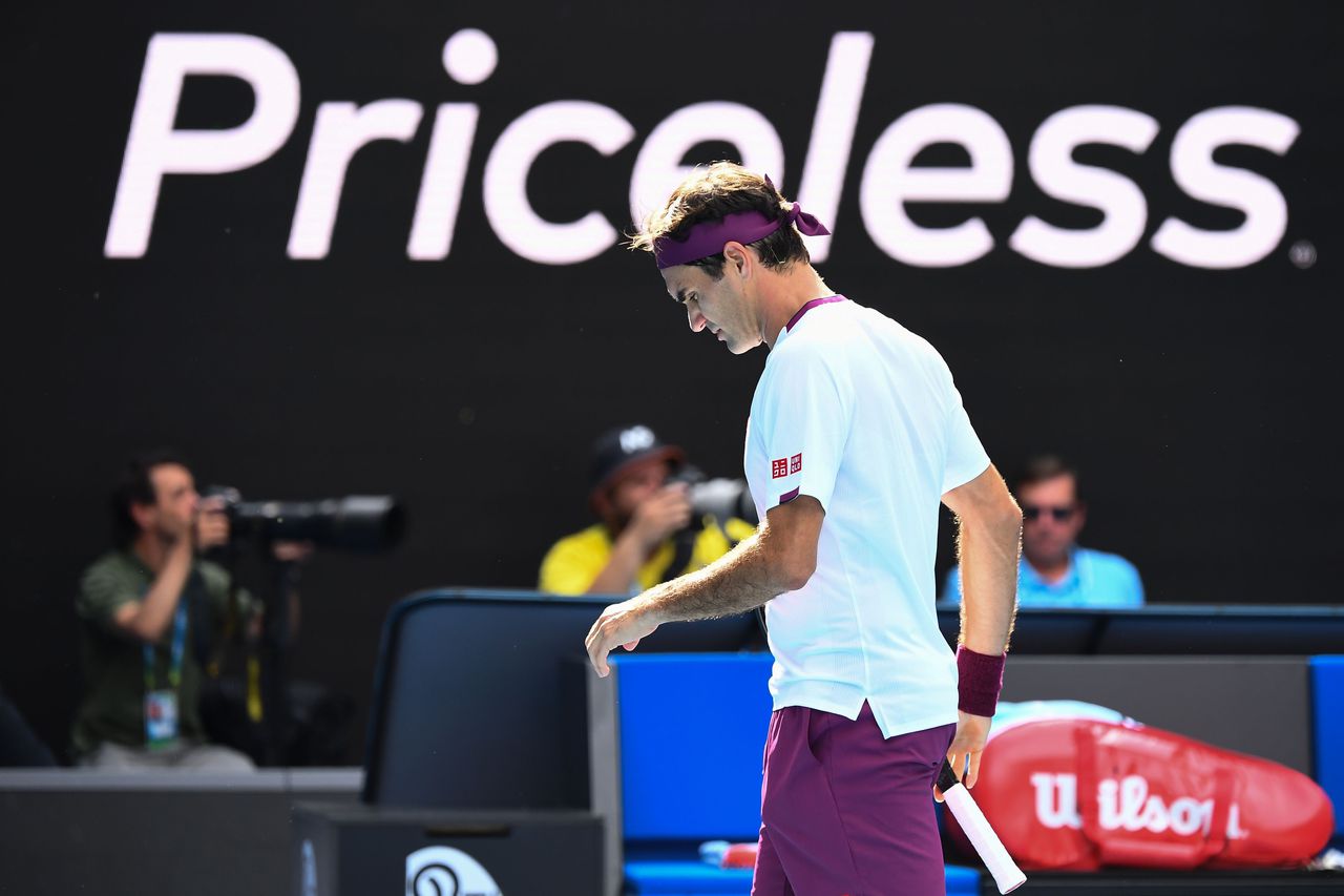 Roger Federer tijdens zijn partij tegen Tennys Sandgren in de kwartfinale van de Australian Open.