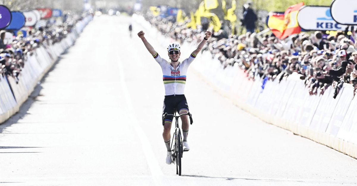 Een voor een schudt Tadej Pogacar de concurrenten af, met speels gemak