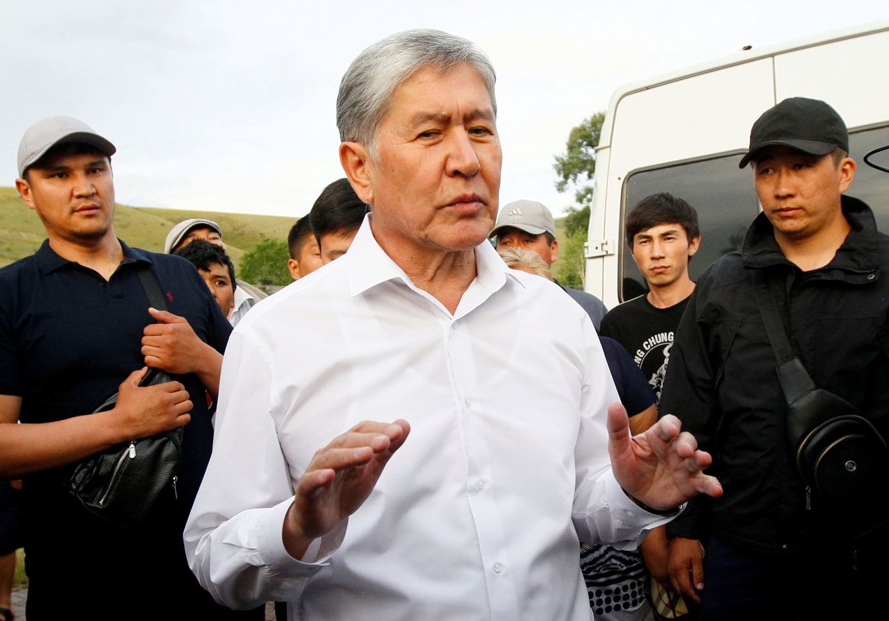 Almazbek Atambajev werd in eerste instantie aangehouden om als getuige te worden gehoord.