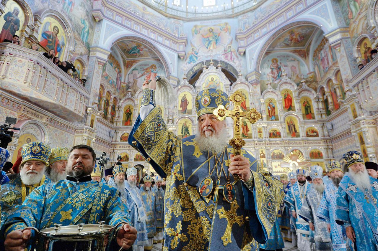 Patriarch Kirill, de geestelijk leider van de Russische orthodoxen, leidt een dienst in Minsk in oktober dit jaar
