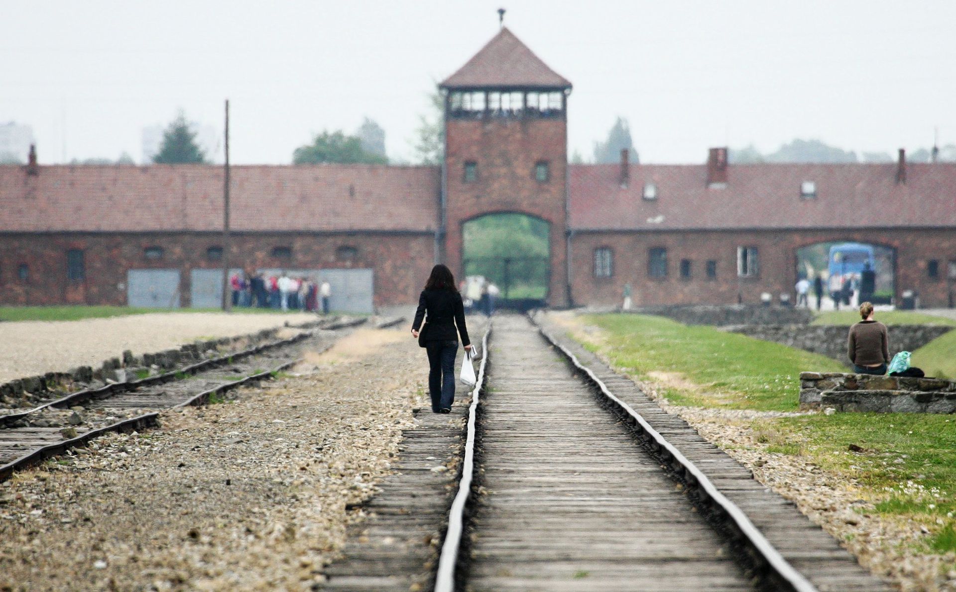 Poolse lagerhuis: celstraf bij term ‘Poolse concentratiekampen’ - NRC