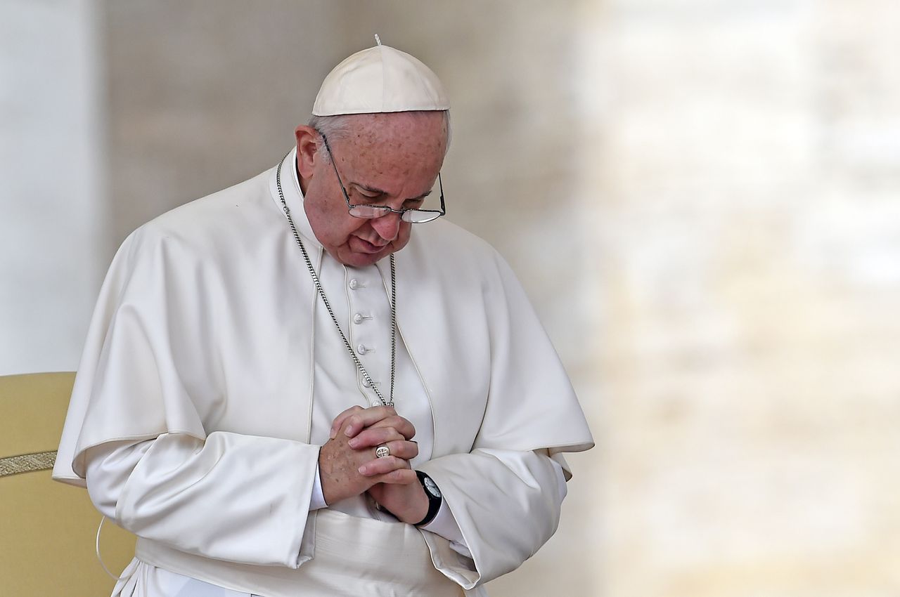 De paus tijdens zijn wekelijkse audiëntie in de Sint-Pieter in Rome