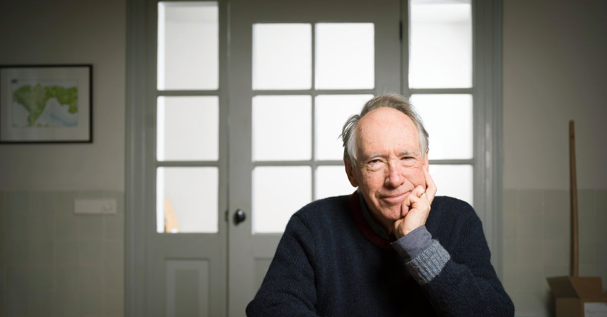 Schrijver Ian McEwan: ‘Herinneringen ophalen kan ook heel vrolijk zijn