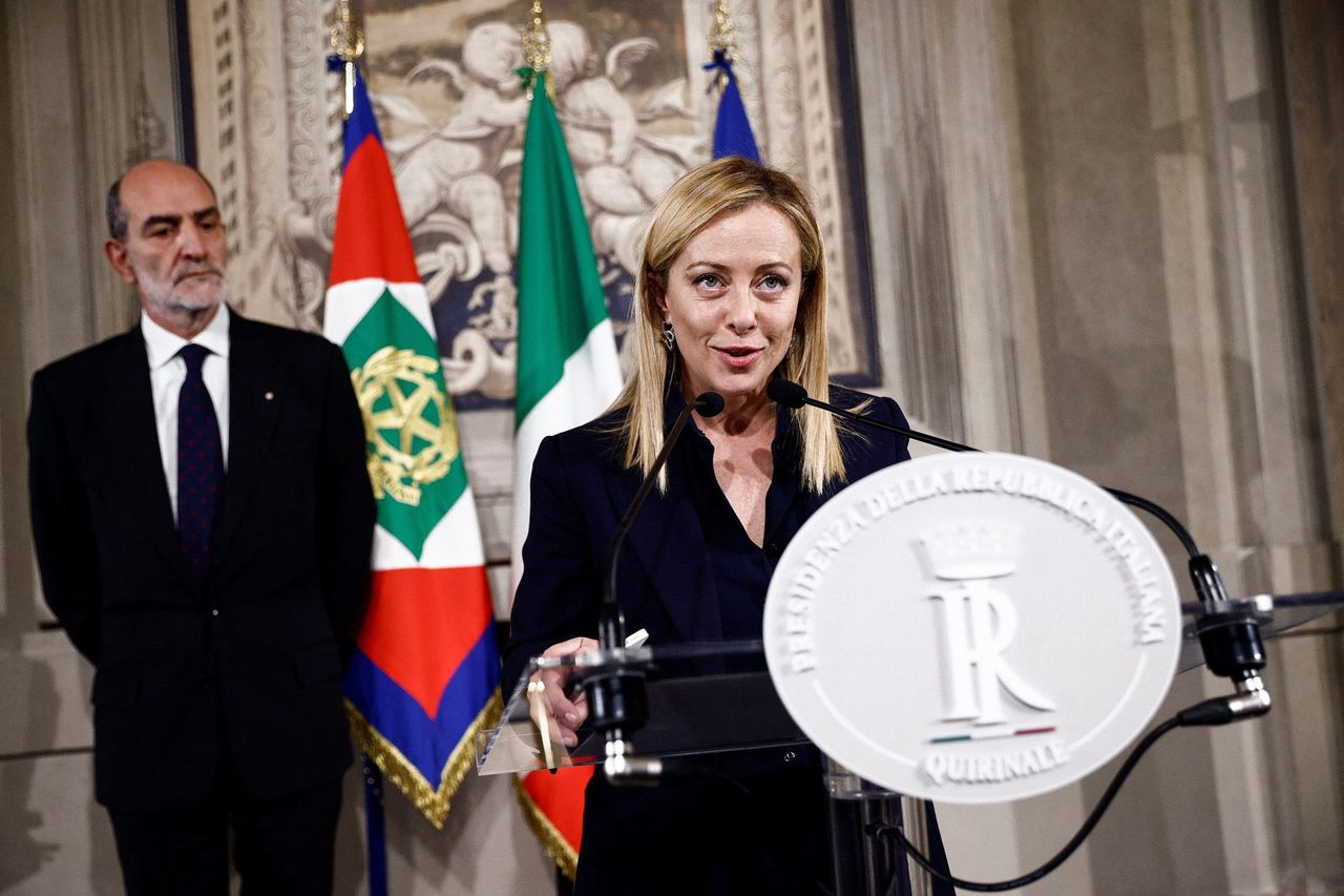 Radicaal-rechtse Giorgia Meloni zaterdag beëdigd als eerste vrouwelijke premier Italië 