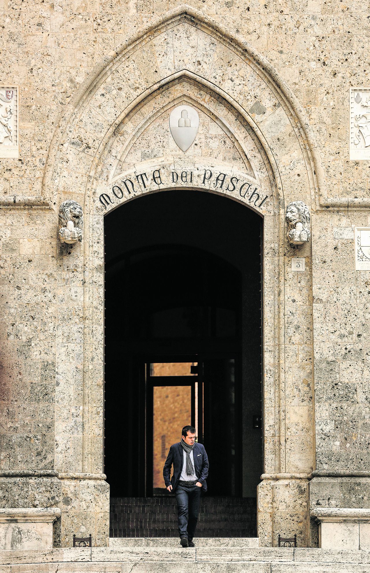 Vestiging van de Italiaanse bank Monte dei Paschi di Siena in Sienna.
