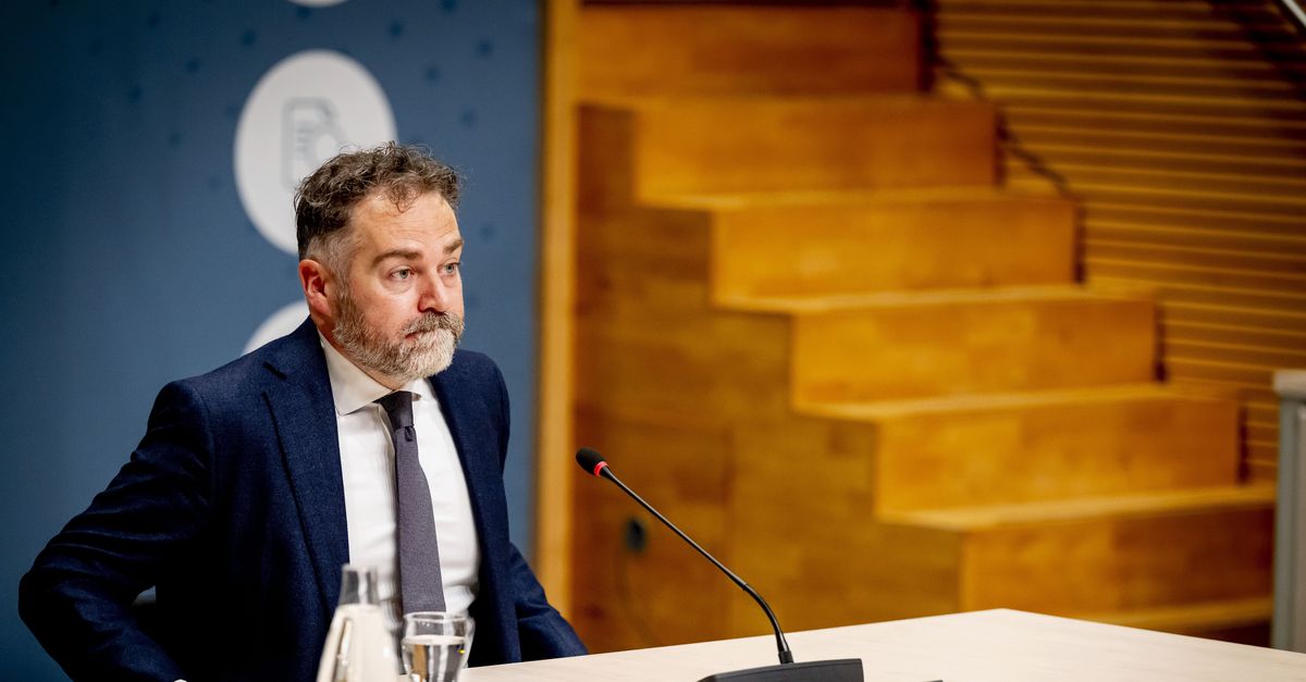 De Kamer had tijdens corona best digitaal kunnen vergaderen, zegt VVD’er Klaas Dijkhoff. Maar de Kamervoorzitter wilde dat niet