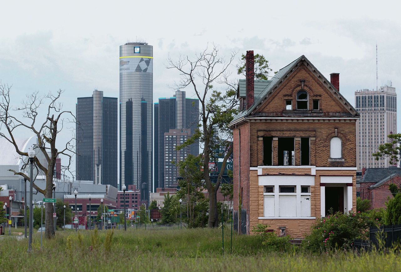 Eén op de drie huizen in Detroit staat leeg. Van de 700.000 inwoners leeft ruim eenderde onder de armoedegrens.