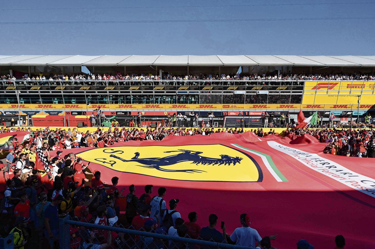 Anticlimax voor de <b>tifosi</b> van Ferrari op Monza, waar Verstappen wint 