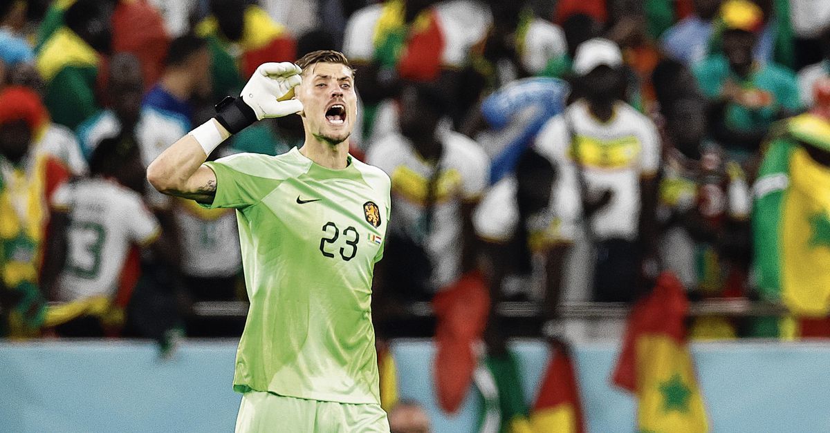 Doelman Noppert liet tijdens debuut tegen Senegal zien waarom Van Gaal hem selecteerde - NRC