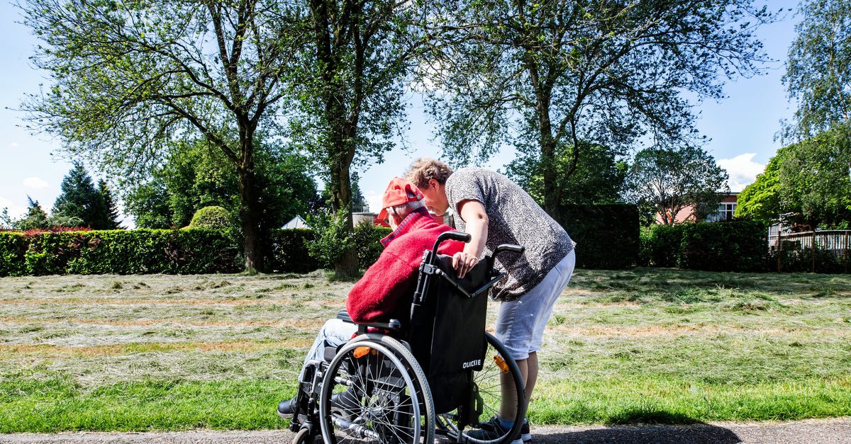 The Risk of Anemia in Healthy Elderly People Taking Daily LowDose