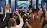 Trump sprak vrijdag tijdens een persconferentie van een „monumentale overwinning” over de rechters die zijn decreten blokkeerden. Foto ANDREW CABALLERO-REYNOLDS/AFP 