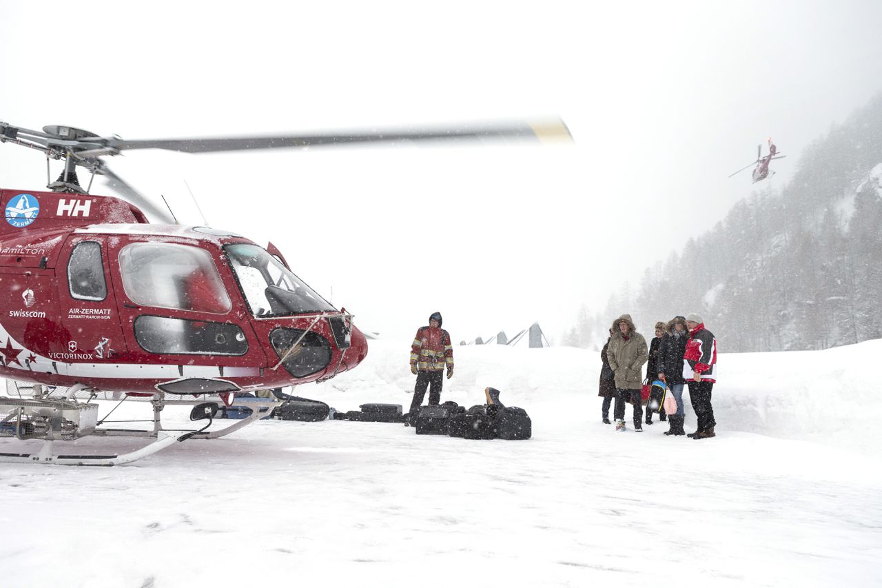 Opnieuw duizenden wintersporters vast in Zwitsers dorp 