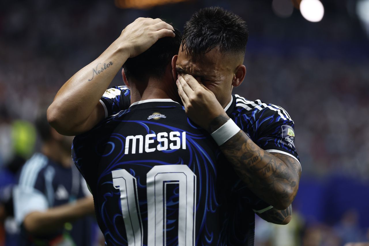 Spain, Argentina Announce Final Lineups With Key Midfield Changes for Argentina