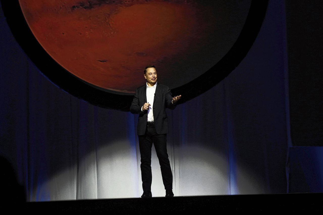 Elon Musk Getroebleerde Geest Met Superheldenimago Nrc