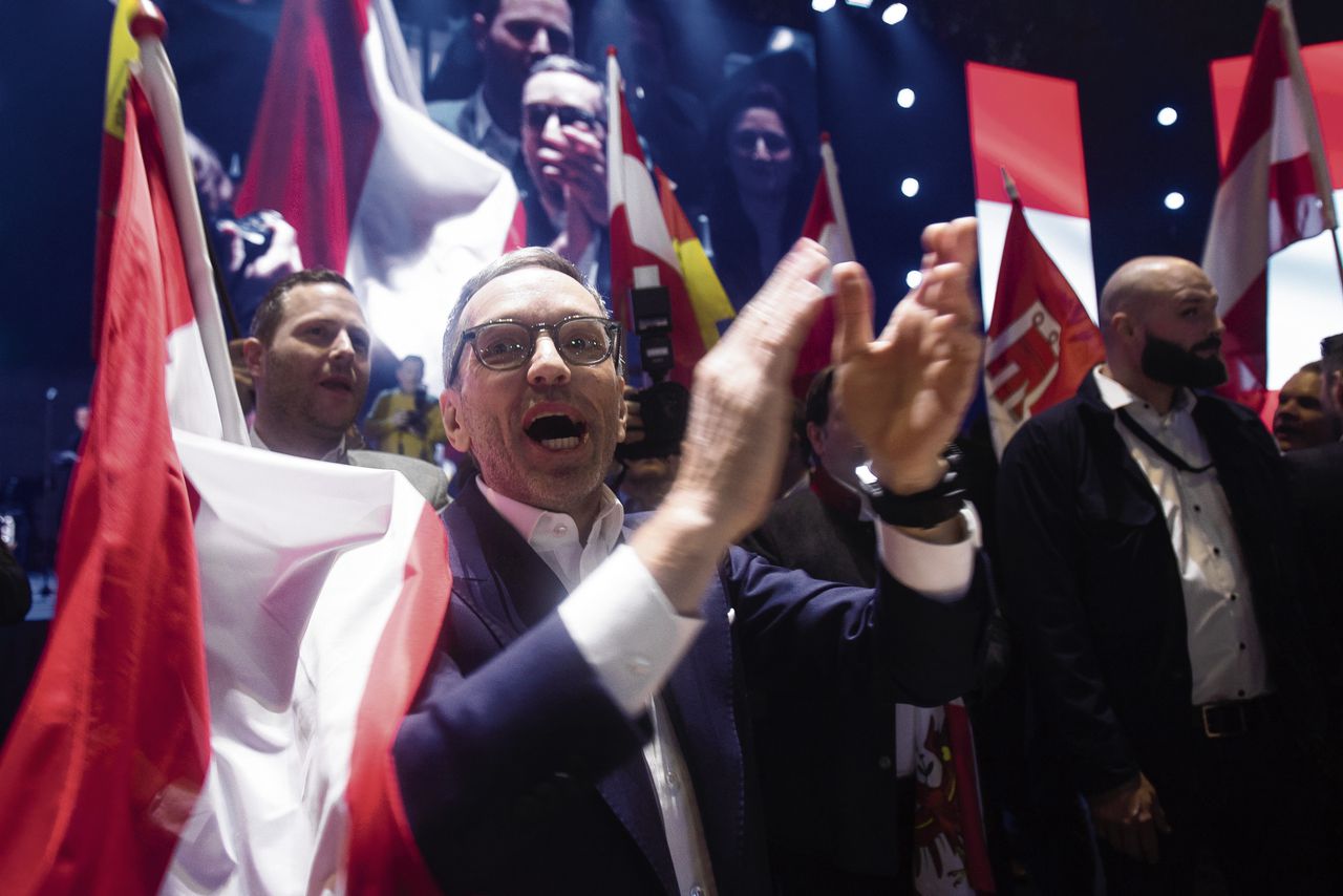 Onder radicale leider Kickl gaat extreemrechtse FPÖ aan kop in Oostenrijk – kan hij ‘Volkskanselier’ worden? 