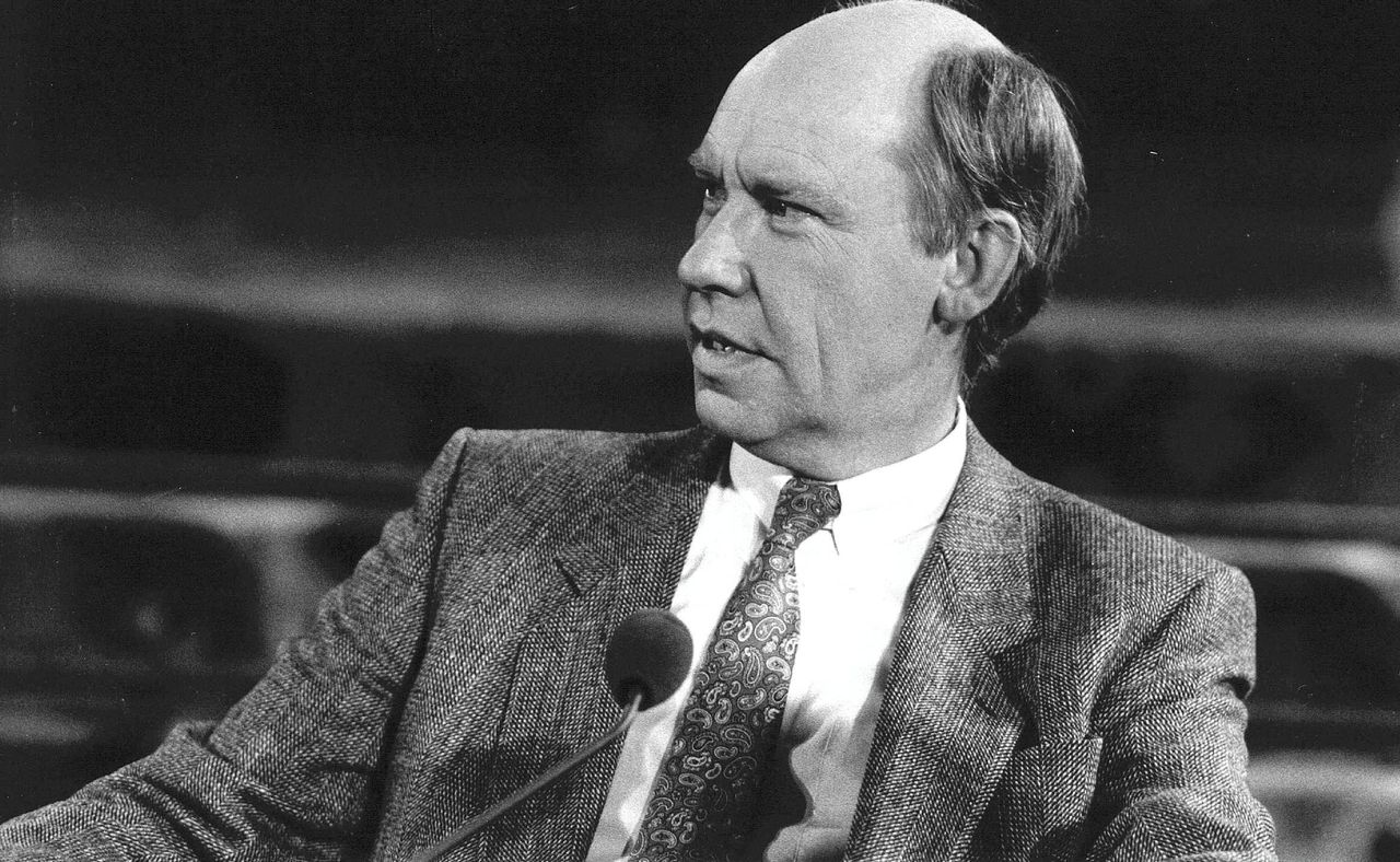 Gerard Soeteman was the screenwriter of impressive films about the powerless pursuit of ‘little people’