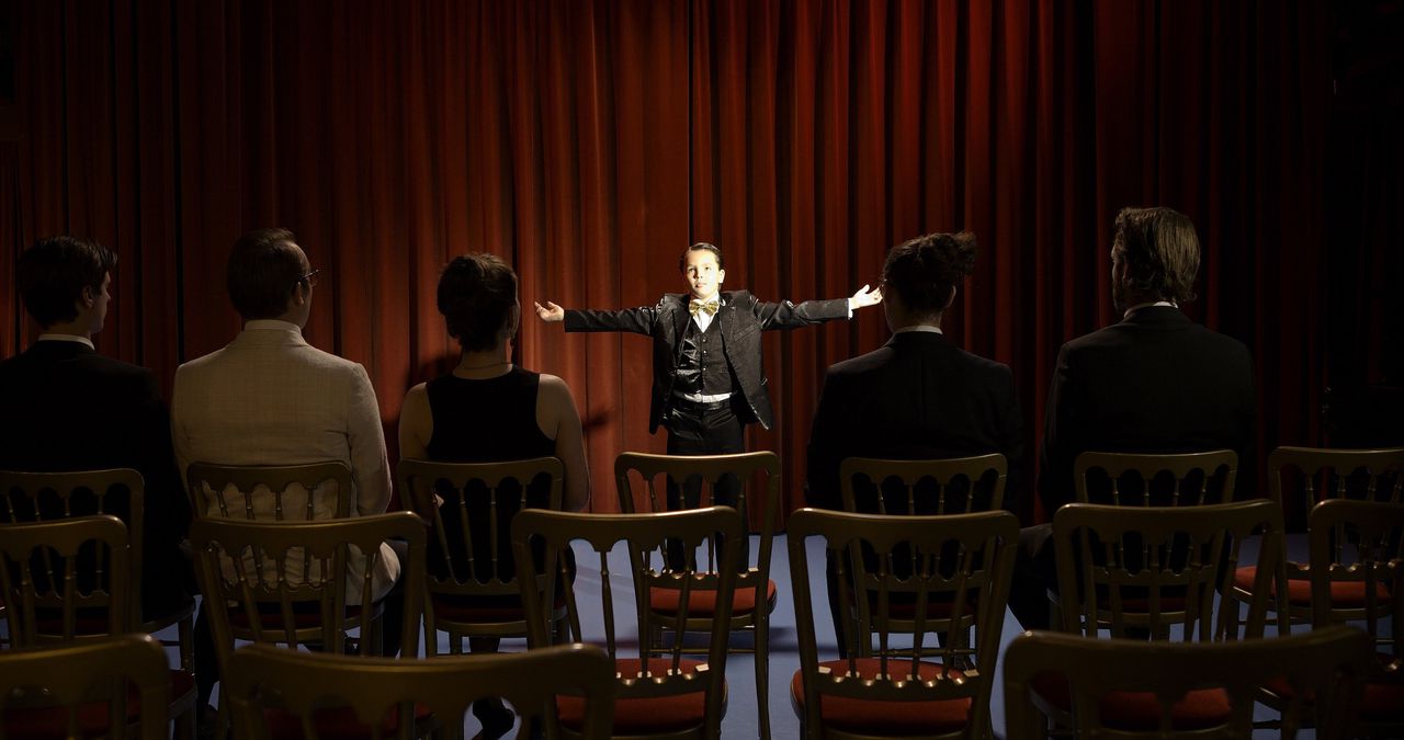 Filmstill uit Perceived Reality, het visuele album van Kluster5, met werk van componisten Celia Swart en Alexandre Kordzaia, geregisseerd door Gijs Besseling.