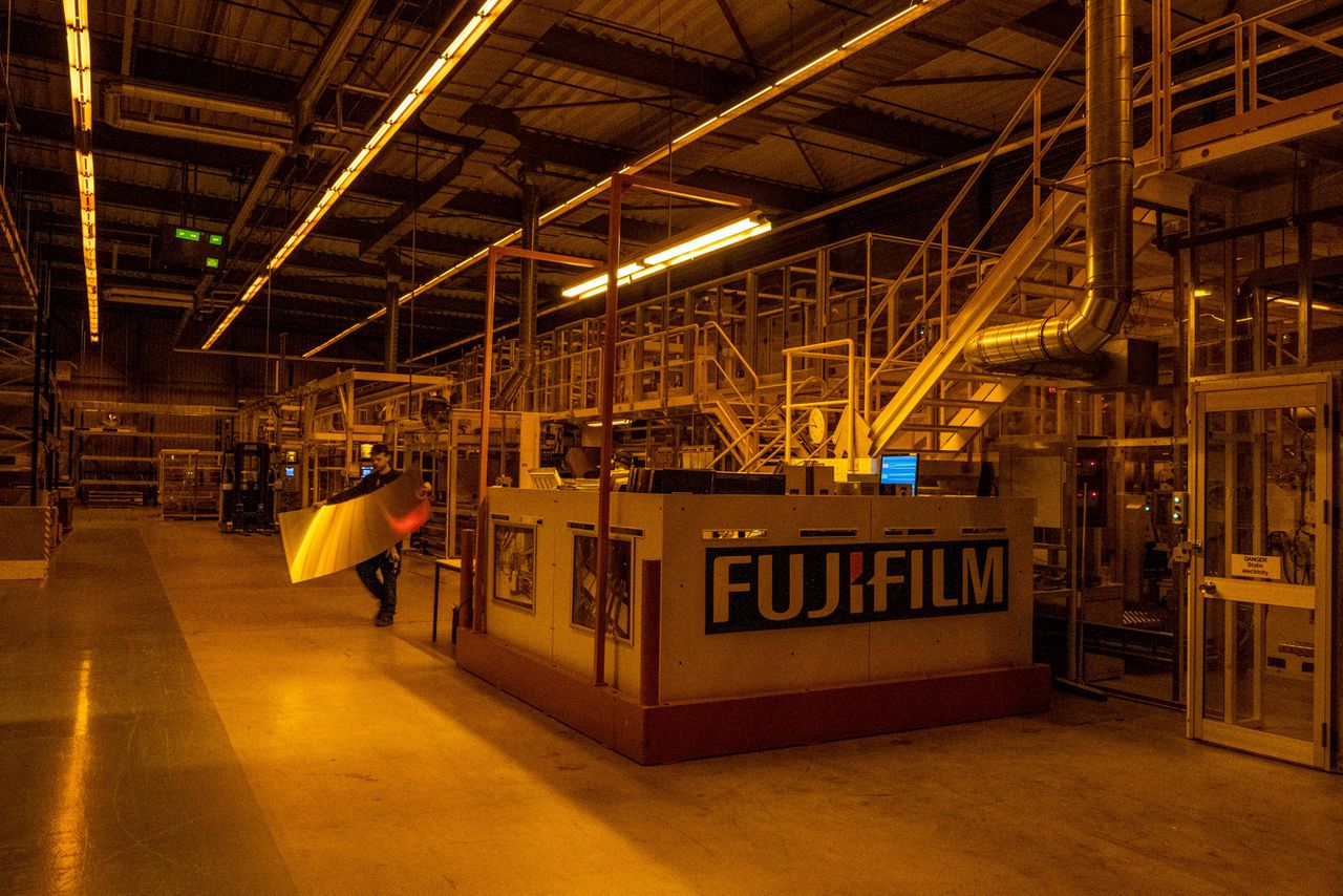 Fabriek van Fuji in Tilburg. Alle drie de divisies van Fuji boeken gezonde winstmarges: de fotografietak, de printers van Fuji Xerox en het derde, snelst groeiende onderdeel, dat de verzamelnaam ‘gezondheidszorg en materialen’ kreeg.