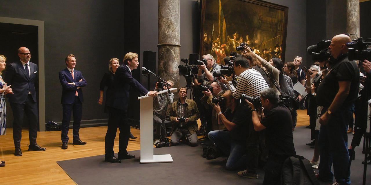 De met Frankrijk gedeelde aankoop van Rembrandts Marten en Oopjen wordt bekendgemaakt in het Rijksmuseum. Beeld uit de documentaire ‘Mijn Rembrandt’.