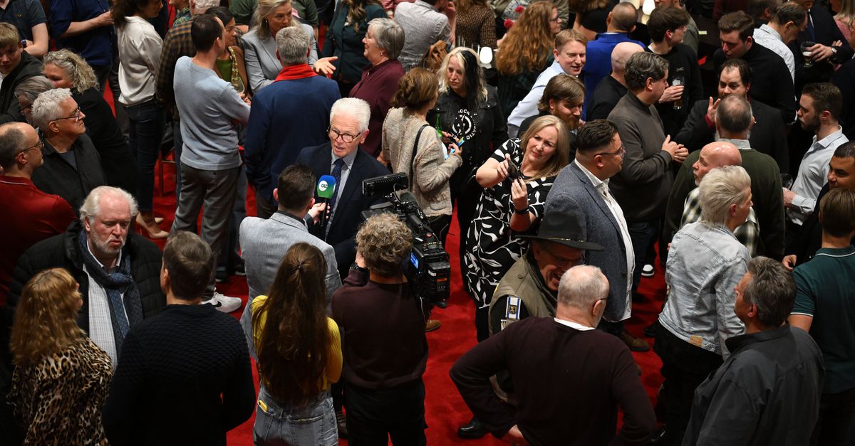 Chaos en verdeeldheid bij FVD-afdelingen: partij vraagt gekozen raadsleden hun plaats af te staan