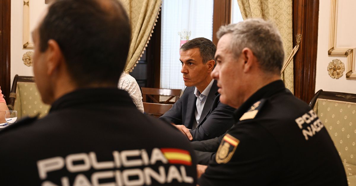 Na felle Europese kritiek op Sánchez, prijst Von der Leyen nu de Spaanse premier voor zijn aanpak van de situatie in Ceuta
