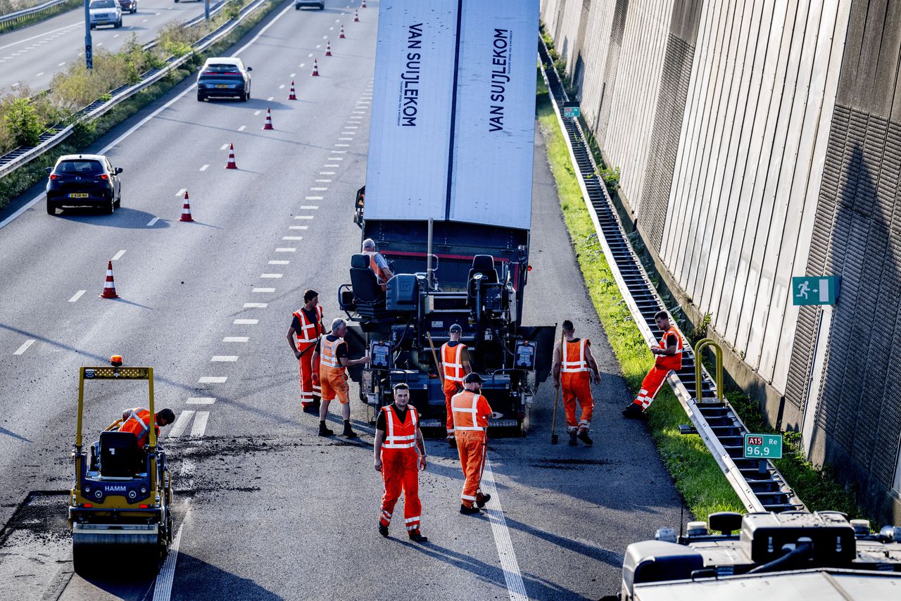 Minor Track Fire Halts Dutch Rail, Exposing Infrastructure Strain and Political Neglect