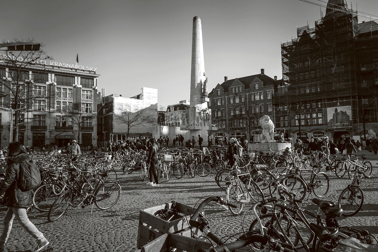 Heeft Amsterdam helemaal geen respect meer voor onze geschiedenis?, twitterde Mentzel eerder.