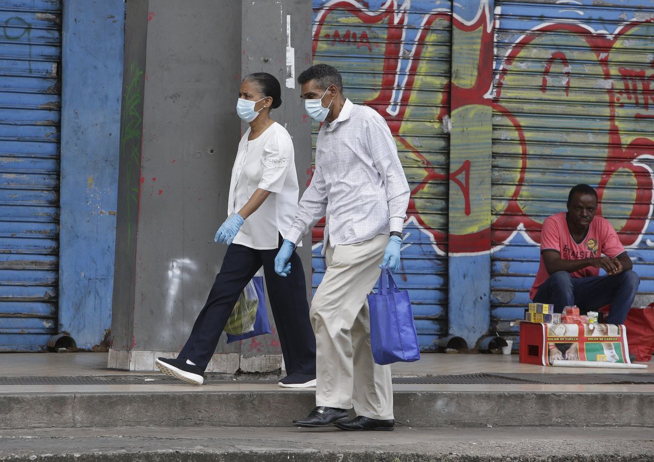 Straatbeeld in Panama-Stad. In Panama zijn 27 mensen overleden aan het coronavirus