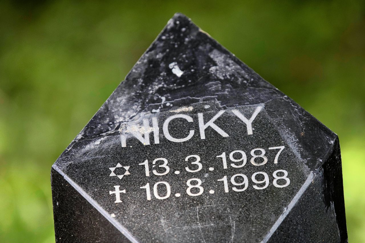 Monument op de Brunssummerheide vlakbij de vindplaats van Nicky Verstappen.