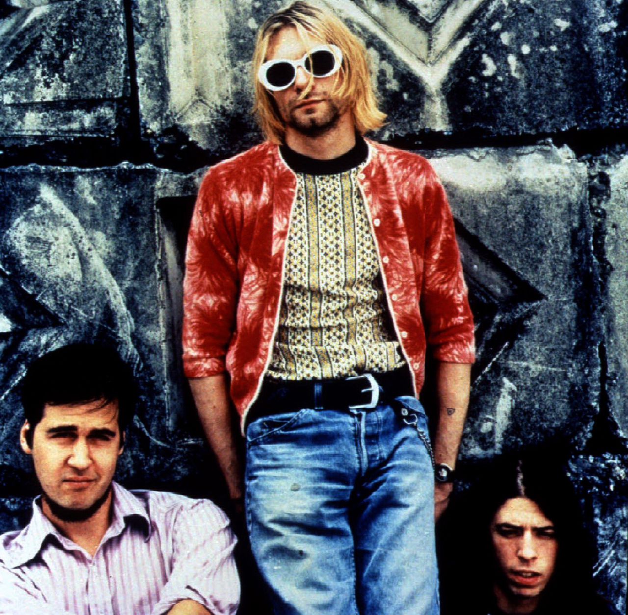 Kurt Cobain (midden) met Kris Novoselic en Dave Grohl.