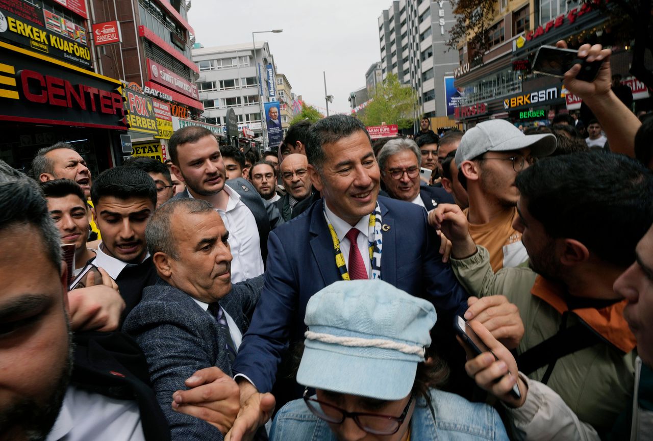 ‘Kingmaker’ en afgevallen presidentskandidaat Ogan steunt Erdogan in Turkse verkiezingen 