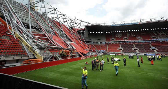 2011-07-07T134117Z_01_MKN002_RTRMDNP_3_DUTCH-STADIUM.jpg