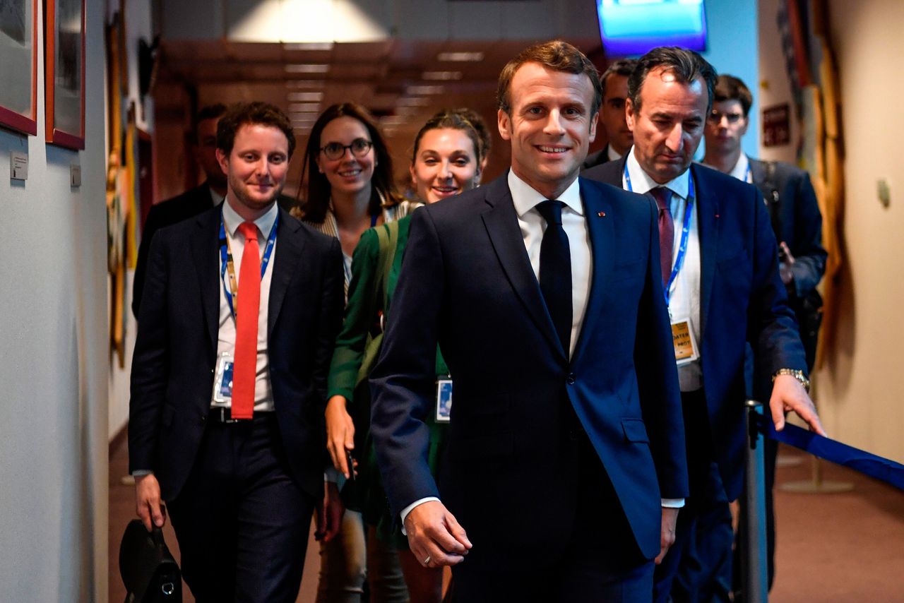 President Emmanuel Macron in Brussel op de derde dag van de EU-top.