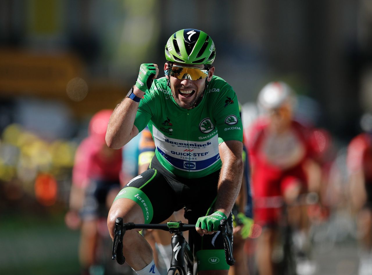 Cavendish evenaart met 34ste etappezege Tour-record van Merckx 