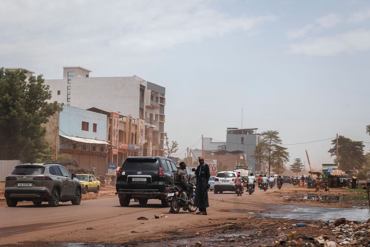 Rebels attack five Malian cities, army claims control