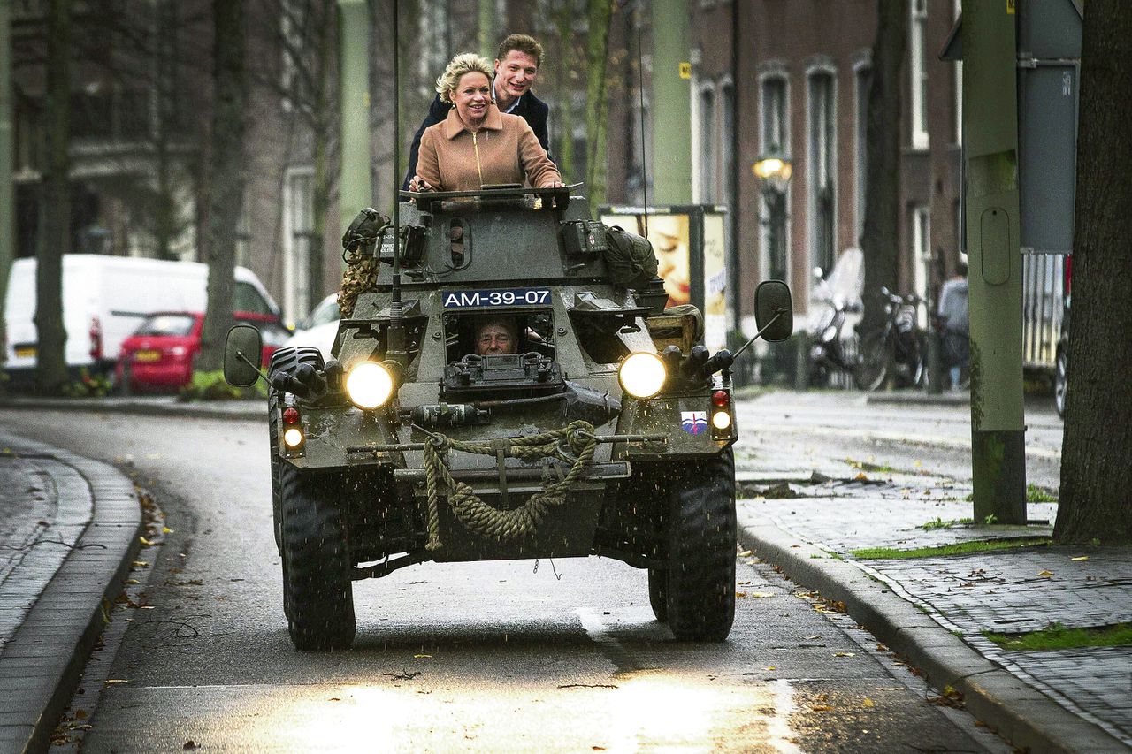 Idee: haal de politiek uit het leger nrc