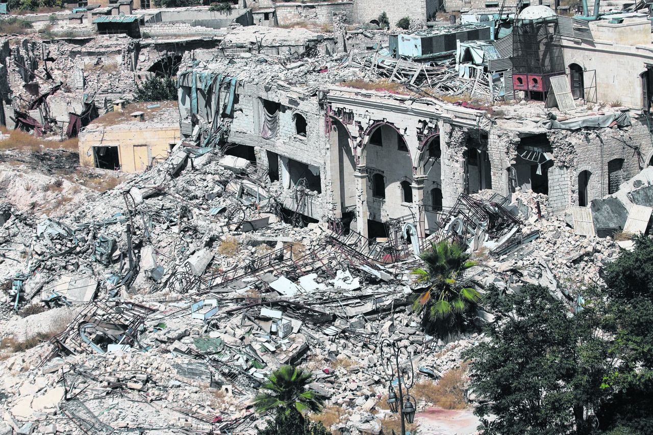 Het ingestorte Carlton Citadel Hotel in Aleppo.